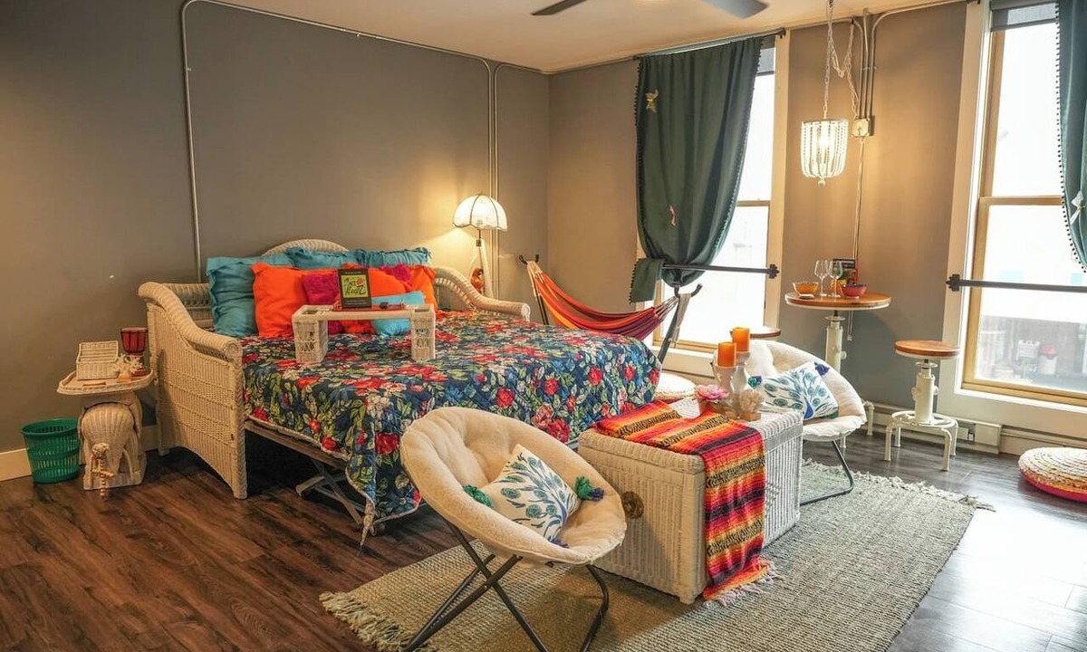 Bellefontaine Apartment | Vibrant 1BR Studio Flat - Downtown Bellefontaine