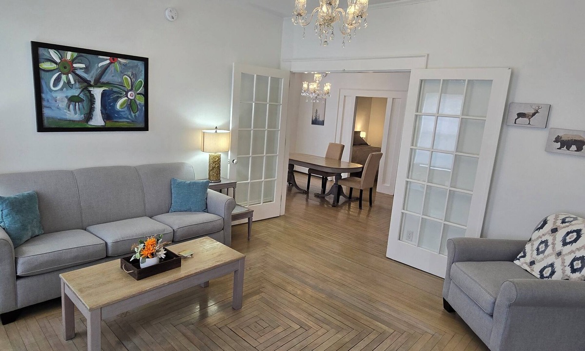 Newport Apartment | VT leaf peeping headquarters. Our Cozy 1-BR Apartment 2 in downtown Newport.