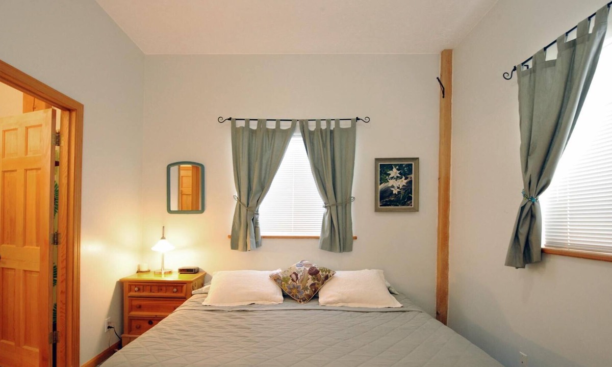 Alyeska Apartment | Wagon Room-King-Ensuite bath-views