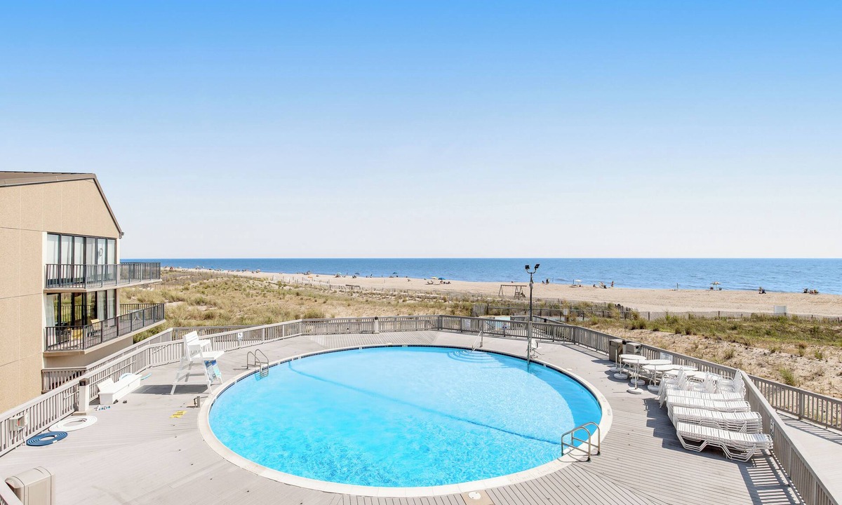 Bethany Beach Apartment | Walk to Ocean! Bethany Beach Retreat w/Balcony