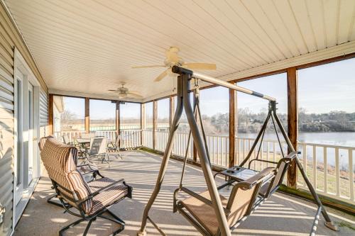 Golconda House | Walk to Ohio River: Golconda Home w/Water Views!
