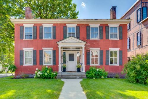 Waterbury Apartment | Walkable 3-Unit Retreat on Main Street, Waterbury!