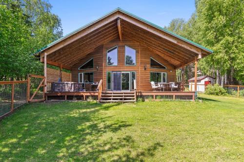 Houston House | Wasilla 'Spruce Moose' Cabin: Lakefront + Hot Tub!