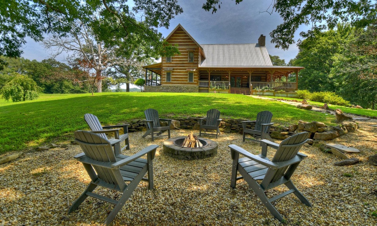Mineral Bluff Cabin | Waterfall Pool · Barrel Sauna + Hot Tub · Cabin · 15 Private Acres