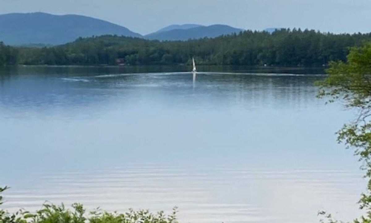 Bethel Cottage | Waterfront cottage on Songo Pond, 15 minutes to Sunday River, Hot Tub, Game Room