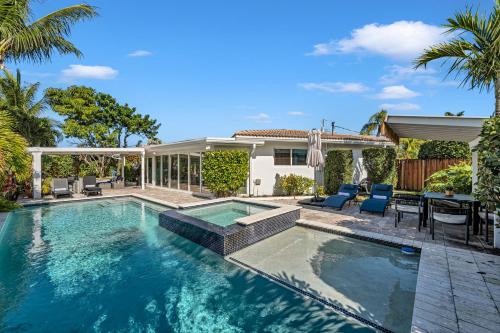Garden Isles House | Waterfront Pool Home Near Beach Sleeps 10