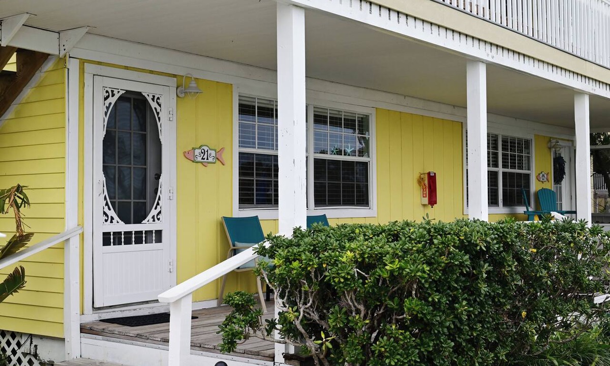 Bradenton Beach Hotel | Waterfront Views · One-Bedroom Bayfront Escape