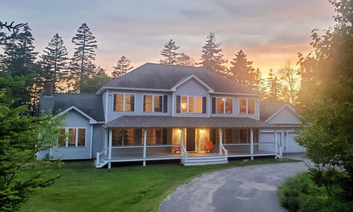 Steuben House | Waterfront with kayaks and fire pit!
