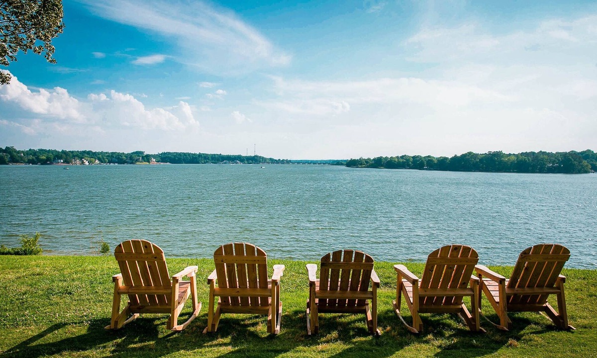 Steele Creek Cabin | Waterview One Bedroom Cabin #4 at Long Cove Resort by RedAwning