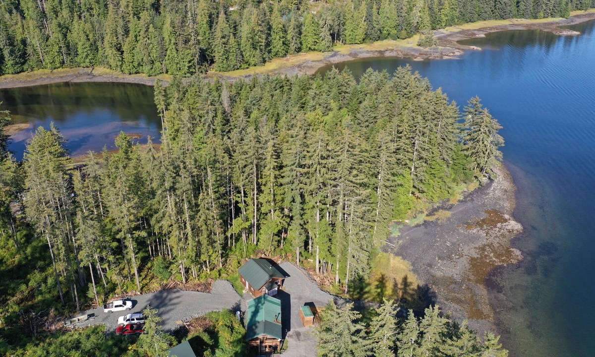 Whale Pass Cabin | Whale Pass Adventure Apartment | Cabin in Whale Pass accessible via boat or car