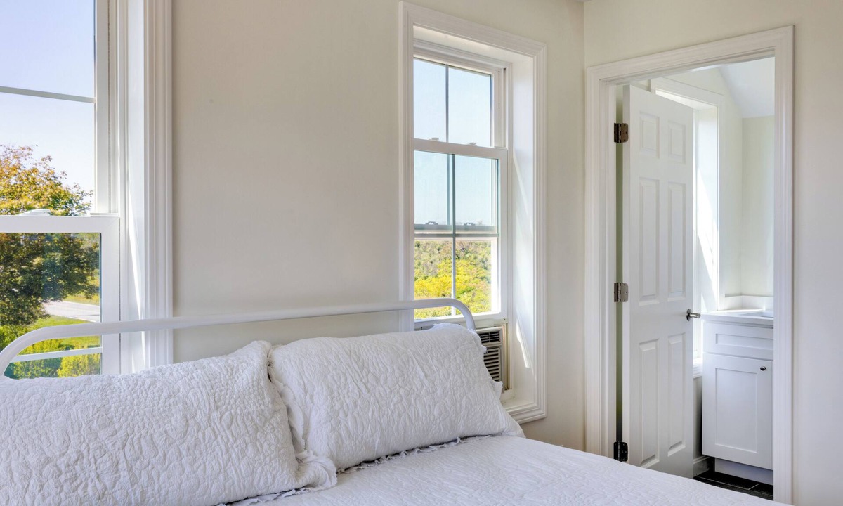 Block Island House | Whitestone Cottage: Pet-Friendly Nightly House Rental on Block Island