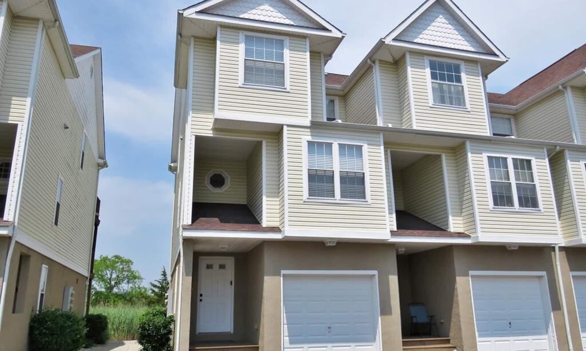 Cape May House | Wonderful location within walking distance to everything -3 bed 2 1/2 bath home.