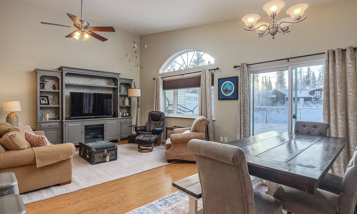 Fairbanks House | 'Wondrous Willow' Dog-Friendly Home in Fairbanks!