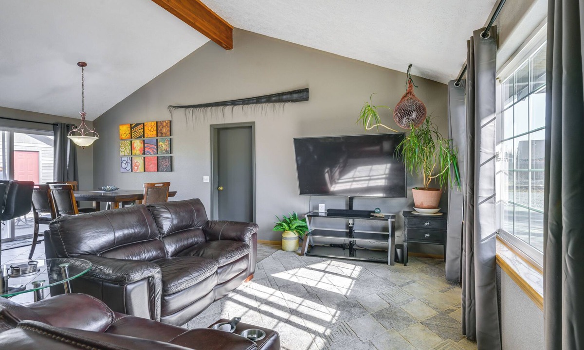 Kalifornsky House | Yard Space w/Fire Pit: Kenai Getaway!