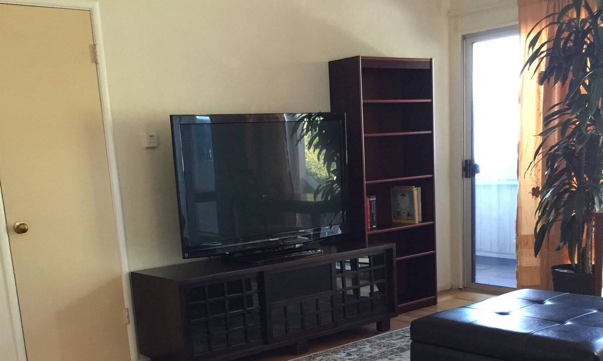 Piedmont Avenue House | your 2 bedroom home while you travel