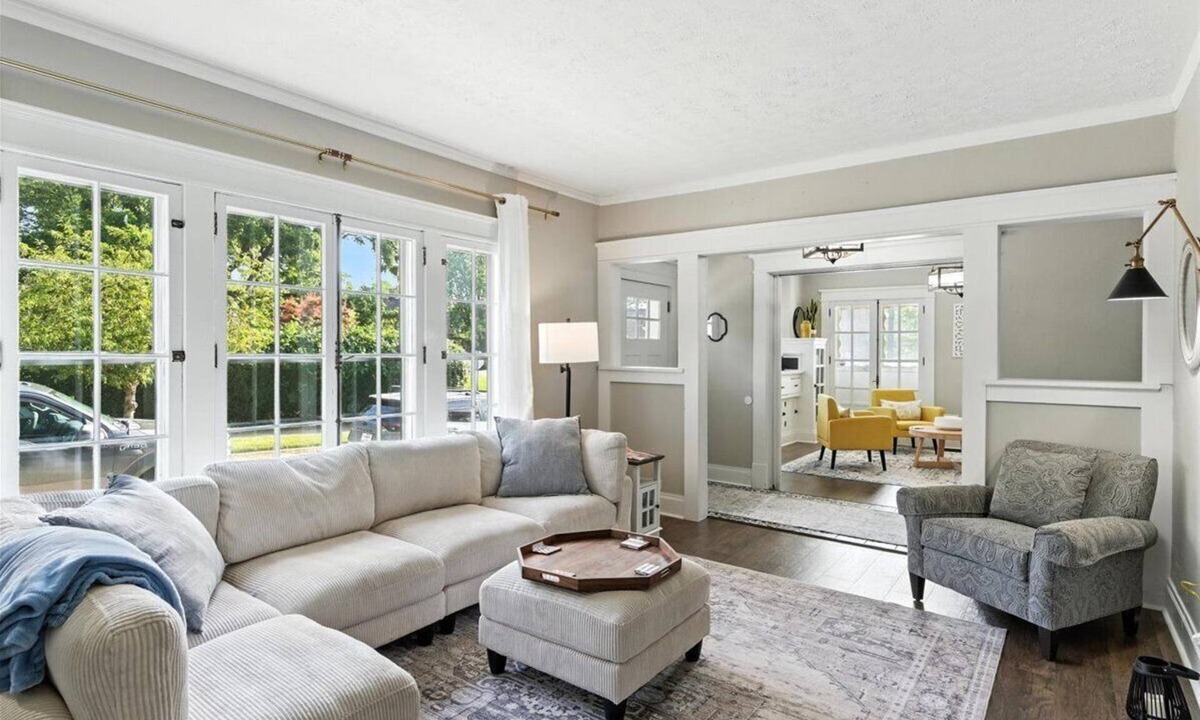 Dayton House | Your Summer HQ! Ditch the Hotel Rooms! Sleeps 11. Pet-Friendly!