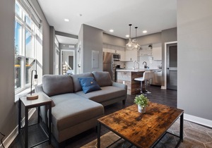1 Bed/ 1 Bath Condo Minutes from Downtown B4 in Cleveland