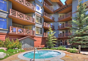 79 m² Condo ∙ 2 bedrooms ∙ 8 guests