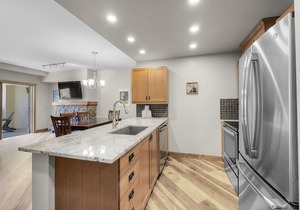 Amazing Center Village Unit, Extra Sleeping Area, Walk to American Eagle - PP3