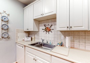 Bayside Bethany Lakes townhouse w/fireplace, pools, basketball court, free WiFi in Ocean View