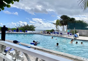 Ft. Lauderdale 2 Bedroom/2 Bath Private Condo With Kitchen On The Beach