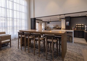 King Suite Near Ohio State University | Free Daily Breakfast + Pool Access
