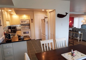 LINENS INCLUDED*!. OCEANFRONT/BOARDWALK BUILDING W/ROOFTOP POOL