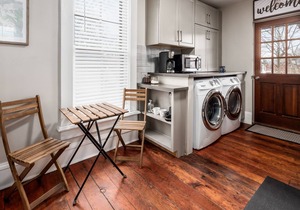 Short North- 53 1/2 -- LOVELY SHORT NORTH 2BR APARTMENT l FREE P