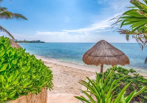 Third-Floor Oceanfront Condo with Balconies & Pool in Akumal