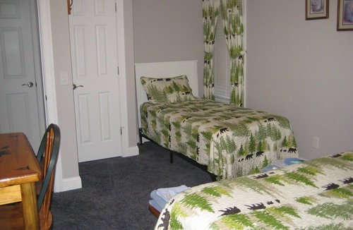 Rockwood Bed & Breakfast | 1-bedroom bed & breakfast at Bears Den Lodge B & B/Suit 4