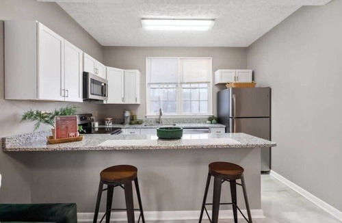 Italian Village Apartment | 1 Bedroom Near Short North