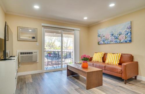 Pleasanton House | 1 Block to Dtwn Pleasanton: Condo w/Pool Access