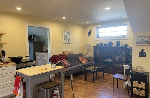 Bar Harbor Apartment | 1-BR apt 0.5-mile to Acadia National Park & 1-mile to downtown