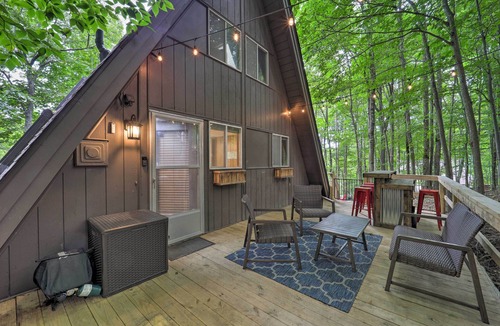 Charter Hills Cabin | 1 Mi to Beech Mtn! Family Retreat w/Hot Tub