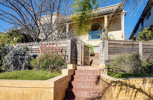 North and East House | 1 Mi to Train: Bay Area Home w/Skyline Views!
