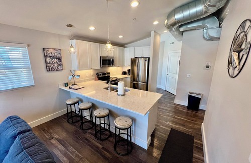Gypsum Condo | 1 of 4 Waterfront Condo-Style Suites: Clean, Safe & Small Hotel Sleeps 8-32