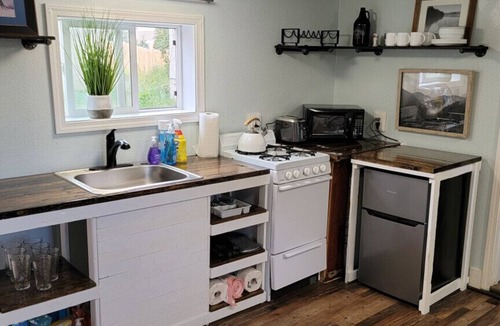 North Star Cottage | 10 minute walk to restaurants & trails - Convenient Location - #4 Slumber Village