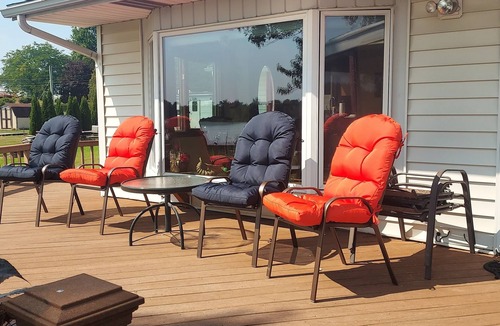 Trufant House | 10 passengers pontoon boat with Golfcart INCLUDED great fishing and swimming
