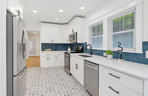 Sylvan Hills House | <10mins 4rm Downtown, Early check-in, Pets welcome, With pool table