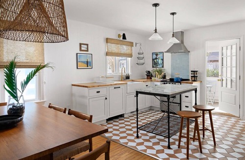 South Rehoboth Cottage | #12 Dog-Friendly 2BR Ocean-Block Cottage in Rehoboth. Steps to Beach & Boardwalk