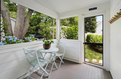 South Rehoboth Cottage | #12 Dog-Friendly 2BR Ocean-Block Cottage in Rehoboth. Steps to Beach & Boardwalk