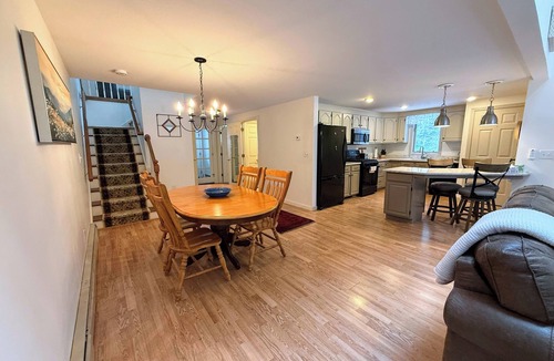 Bethlehem House | 12MV Townhome in historic Maplewood Village; pool, hot tub, gym