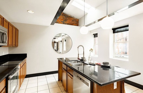 Pendleton Villa | 1304 Broadway - ALL · Huge Parkside Retreat Downtown-Private Roof Decks