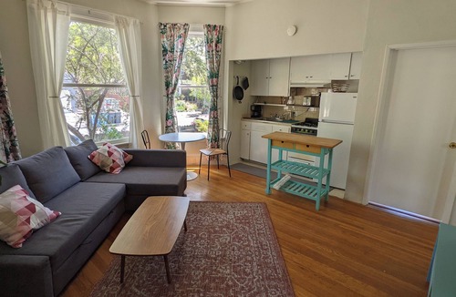South Berkeley Apartment | 1BR in perfect Berkeley location - patio & yard!