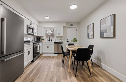 Knolls West House | 2 Bed 2 Bath Side of Duplex