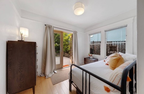 Piedmont Avenue Apartment | 2 Bedroom, 1 Bath Located Just Steps Away From Piedmont Ave