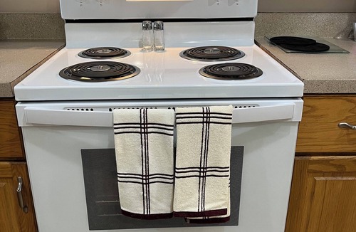 Dublin Apartment | 2-bedroom apartment furnished, WiFi in wonderful Dublin, just off Brand Road!
