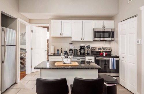 Downtown Columbus Apartment | 2-bedroom apartment in wakable German Village