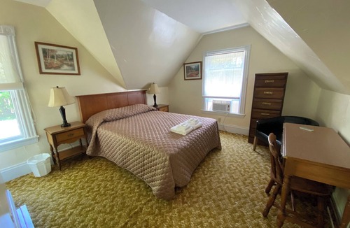 Poland Cottage | 2 Bedroom Cottage at the 500 acre Poland Spring Resort with lots of onsite activities!