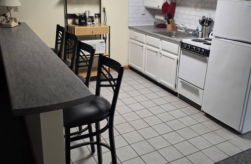 Dryden Apartment | 2-bedroom hotel suites in adorable Wilton with AC comfort